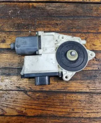 BMW 3 E90 E91 Front door window regulator with motor 0130822222 67626925964