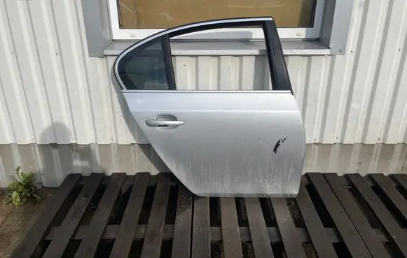 BMW 5 E60 E61 Rear door