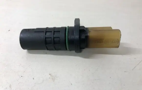 Nissan X-Trail T31 Crankshaft position sensor 8200668500