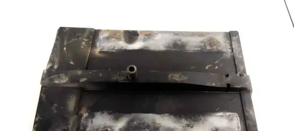 Battery box tray