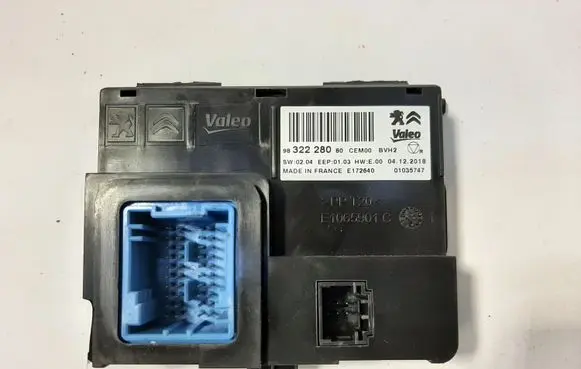 Citroen C4 Cactus Climate control unit 9832228080