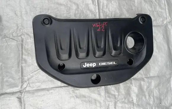 Jeep Cherokee Engine cover (trim)