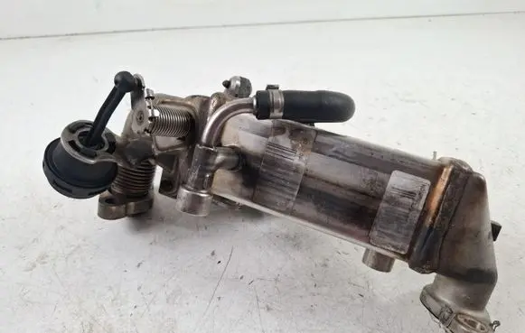 BMW 1 E81 E87 EGR valve cooler 7810166