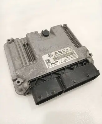 Volkswagen Touran II Engine control unit/module 03C906027DA 03C907309G 0261S06720