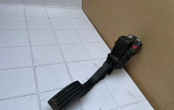 Mazda 3 I Accelerator throttle pedal 4M519F836AH