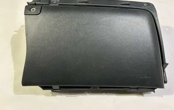 Ford Mustang VI Glove box 75244652