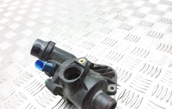 Audi A4 S4 B7 8E 8H Thermostat/thermostat housing 06B121111G