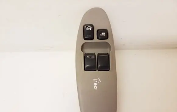 Nissan Almera Tino Electric window control switch 80961BU2001