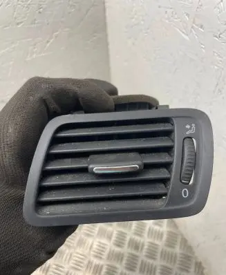 Volkswagen PASSAT B6 Dashboard side air vent grill/cover trim 3c1819701