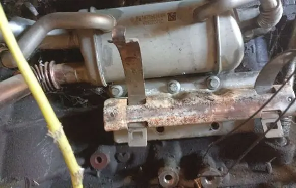 Nissan NV200 EGR valve cooler 147350364R