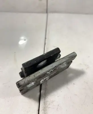 Volvo XC70 Front door upper hinge
