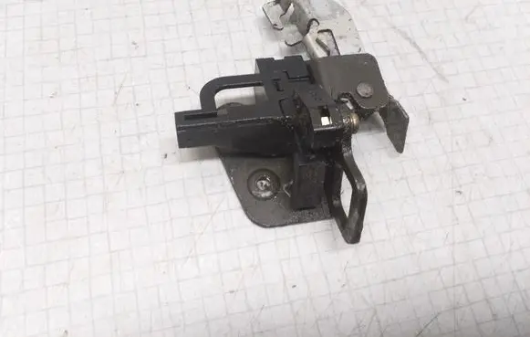Nissan Almera N16 Tailgate window lock/catch/latch 