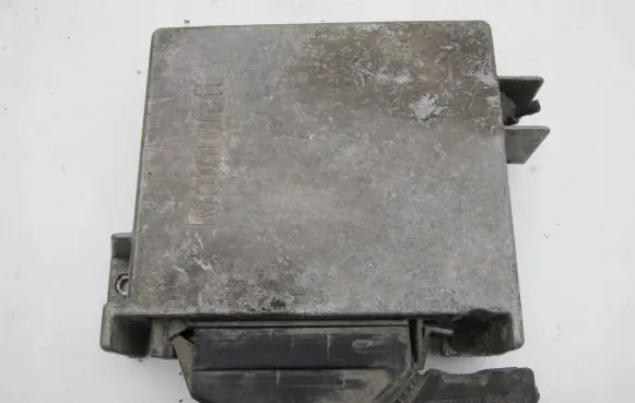 Ford Focus Engine control unit/module 12A297AA043523