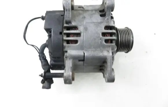 Volkswagen Golf V Generator/alternator 06F903023C