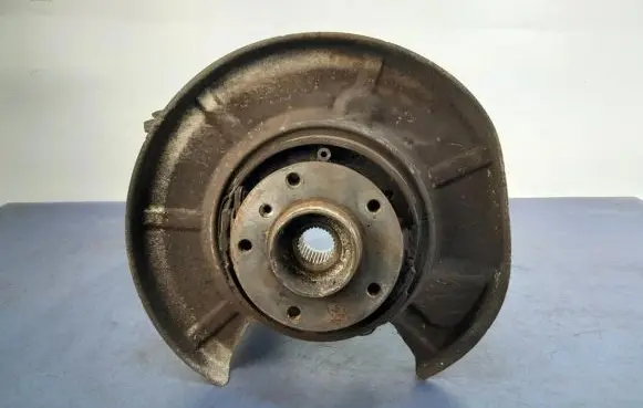 BMW 6 E63 E64 Front wheel hub spindle knuckle
