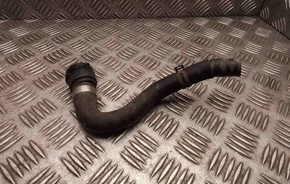 Volkswagen PASSAT B8 Engine coolant pipe/hose 5Q0122101S