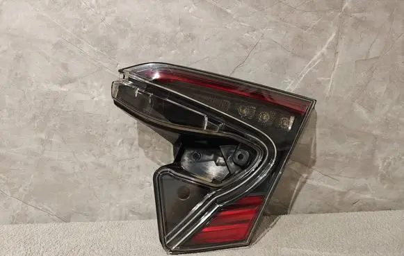 Toyota C-HR I Rear/tail lights 81580F402100 21092018 1434122
