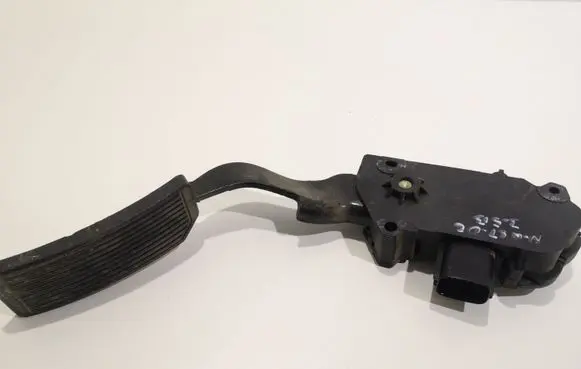 Nissan Quest Accelerator throttle pedal 047NE4643 G5K10C A1263407