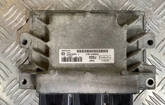 Ford Fiesta Engine control unit/module D1BG12A650BJ S180156302J