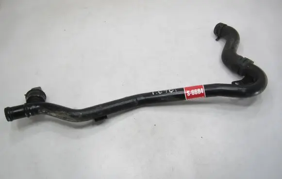 Volkswagen PASSAT B7 Engine coolant pipe/hose 5N0121065