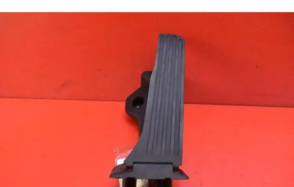 Audi Q3 8U Accelerator throttle pedal 1K1721503BC