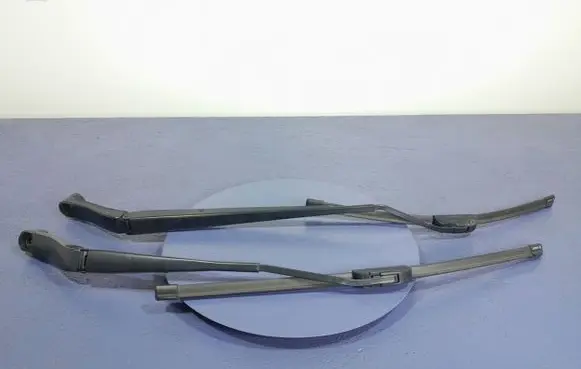 Opel Insignia A Front wiper blade arm 13471434
