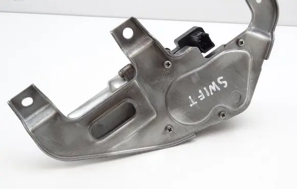 Suzuki Swift I Rear window wiper motor 