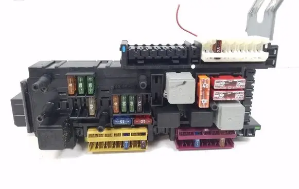 Mercedes-Benz E C207 W207 Fuse module A2129060205