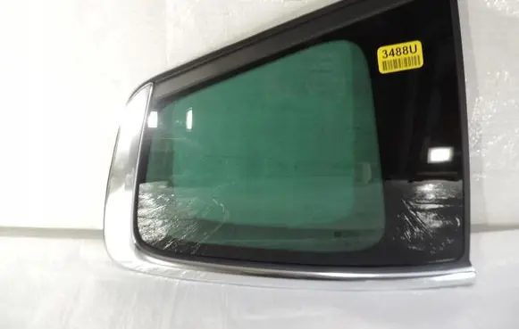 Opel Zafira C Rear side window 39033488