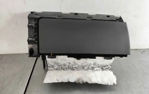 Tesla Model S Glove box 100332714P