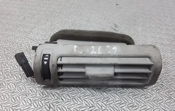 Rear air vent grill