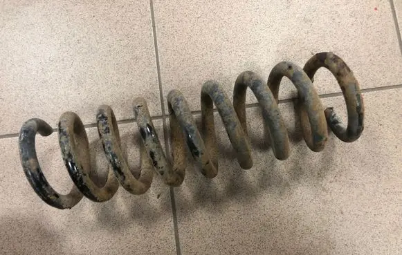Mercedes-Benz E W211 Rear coil spring