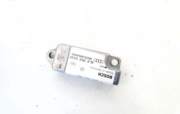 Audi A3 S3 8L Airbag deployment crash/impact sensor 8l0959643a 0285001224
