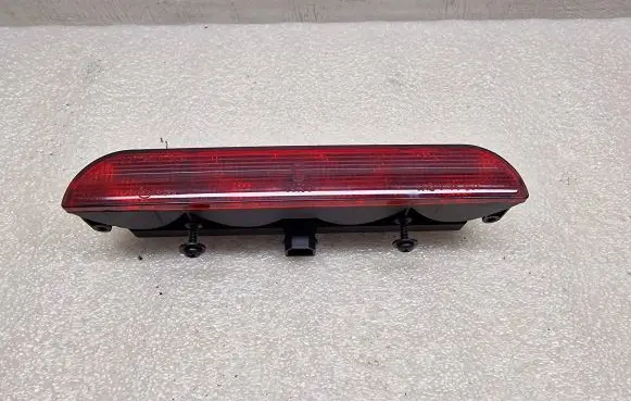 Audi A8 S8 D2 4D Third/center stoplight 8D5945097A