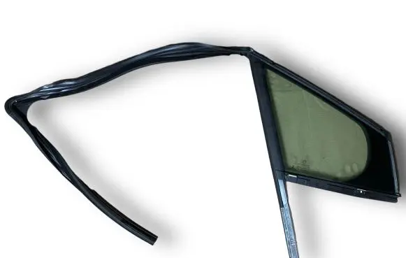 Peugeot 308 Front door window/glass (coupe) 9806644180