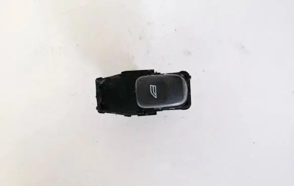 Volvo V70 Front door window switch trim 9472275 00w381