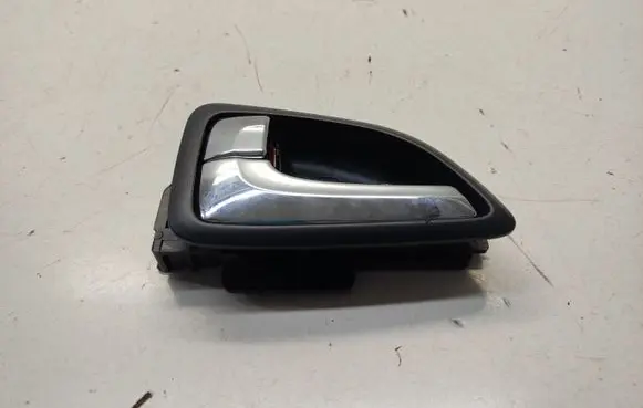 Hyundai ix35 Front door interior handle 826112S000