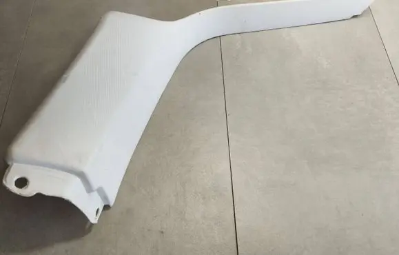 Mercedes-Benz ML W164 (D) pillar trim (bottom) 1920 JC388549