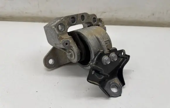 Engine mount bracket