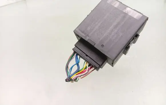 Toyota Avensis T270 Window wiper relay 8594005060