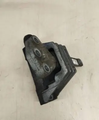 Opel Insignia A Engine mount bracket 13227712