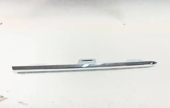Fiat 500E Front bumper splitter molding