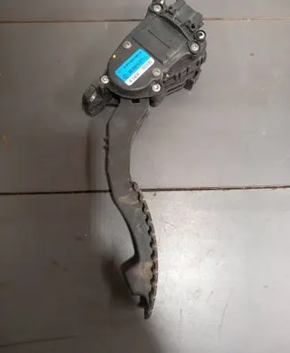 Renault Laguna II Acceleration sensor 6PV00908501 8200415817