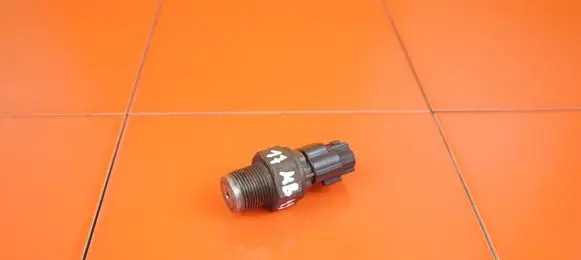 Nissan Navara D40 Fuel pressure sensor YD25
