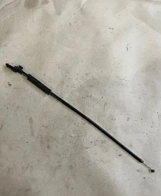 Volkswagen Touran I Engine bonnet/hood lock release cable 1T1823531