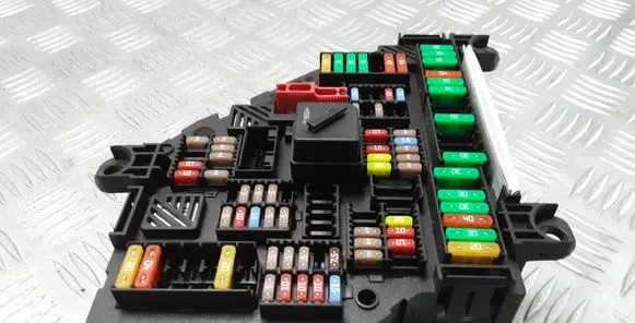 BMW 5 F10 F11 Fuse module 9264923