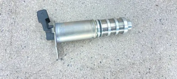 BMW M6 Camshaft vanos timing valve 8605123 11368605123