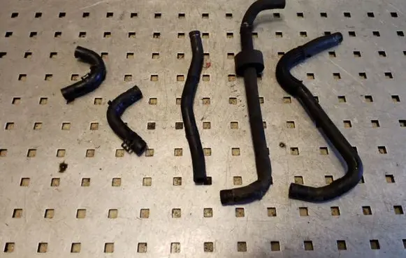 Volkswagen Golf Plus Engine coolant pipe/hose 1K0122447GF 1K0121064J