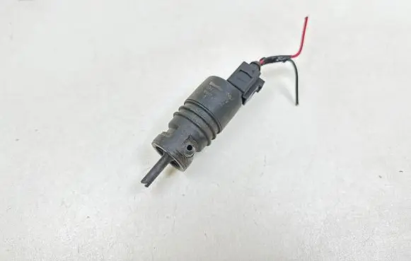 Honda Civic Windscreen/windshield washer pump 3043126