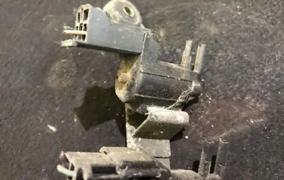 Mitsubishi Colt Turbo solenoid valve 45t43989